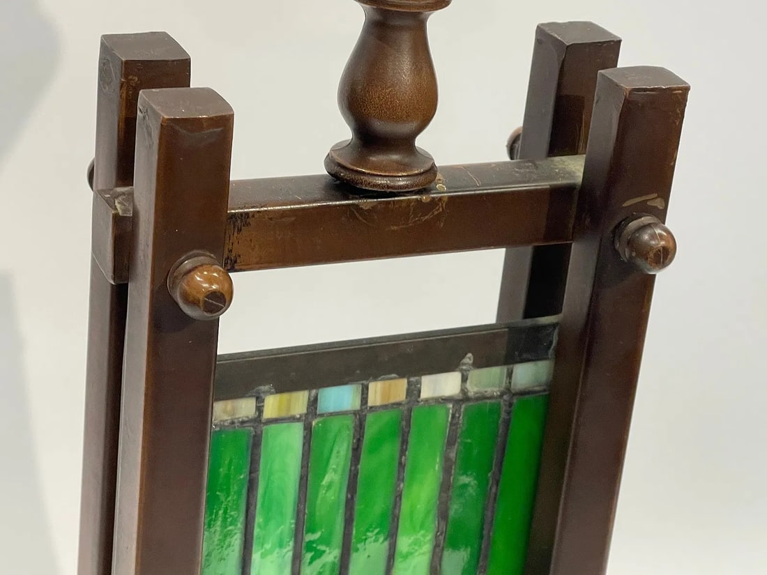 A Frank Lloyd Wright style single column lamp - 20