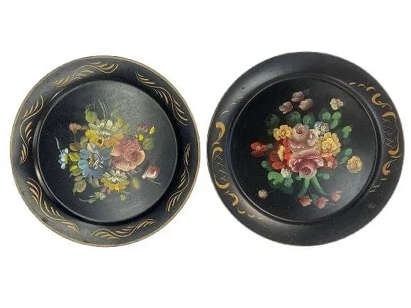 Hand painted round metal trays from New York: Hand painted round metal trays from New York. signed oil on metal trays each measuring 19 5/8 inches in diameter. Beautiful decorative near paid Floral motif design.