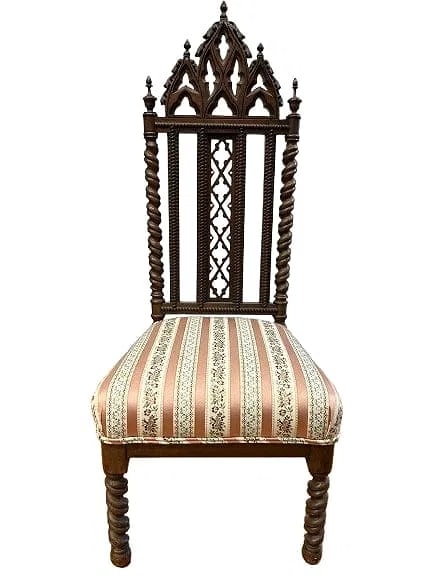 Antique English Gothic side chair with highly ornate Twist carvings and short legs: Antique English Gothic side chair with highly ornate Twist carvings and short legs. Resale due to abandonment & Nonpayment of shipping fees & storage fees.