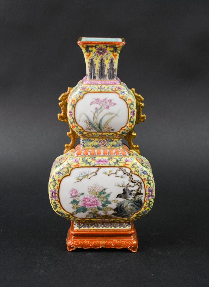 CHINESE FAMILLE ROSE PORCELAIN VASE (1 of 6)