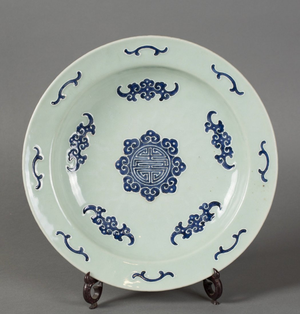 CHINESE BLUE AND WHITE PORCELAIN FIVE BATS DISH (1 of 6)