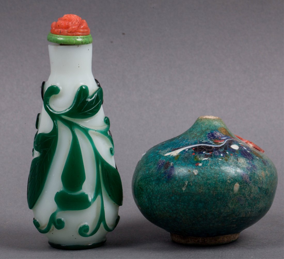 CHINESE QING DYNASTY SNUFF BOTTLE AND PIPE STEM (1 of 7)