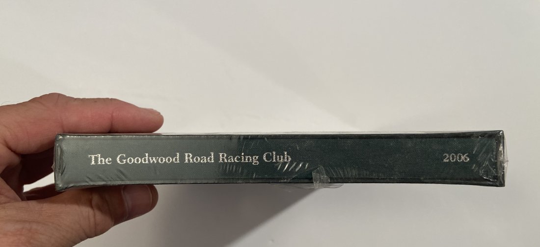 Goodwood Road Racing Club Yearbook 2006: Goodwood Road Racing Club Yearbook 2006The annual publication of the GRRC sent only to Goodwood members.Super high quality produced book in a slipcase with metal coat of arms on the cover of the book.