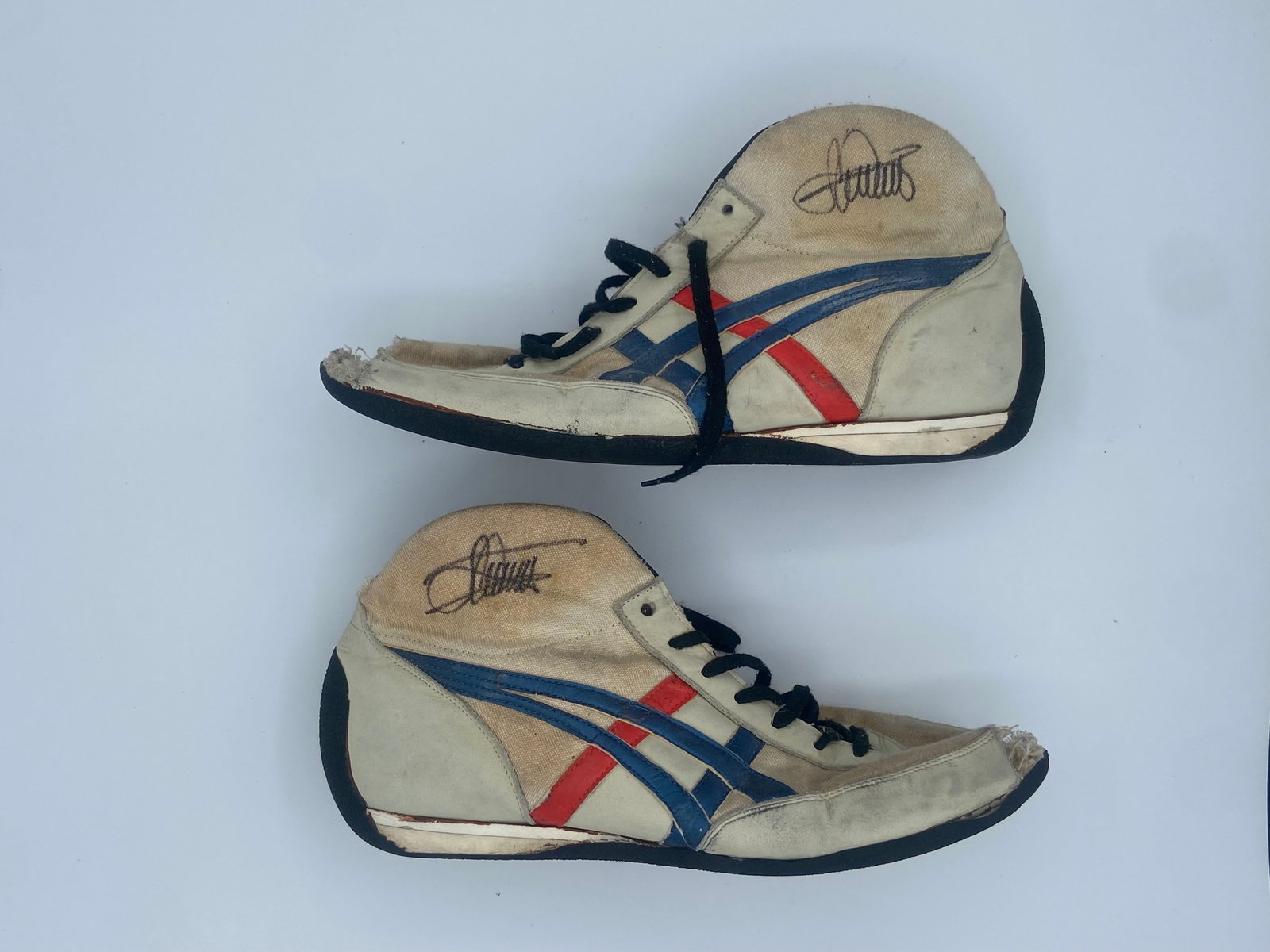 Stefan Johansson Race used and signed race shoes Formula One Driver Ferrari McLaren Teams Le Mans (1 of 3)