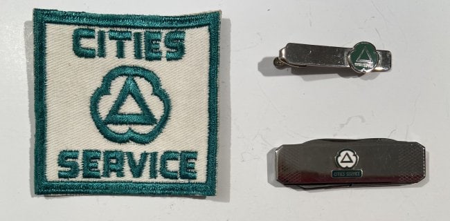CIties Service Vintage Patch Tie Clip and Knife 1950s Petrol Oil and Gas Station (1 of 2)