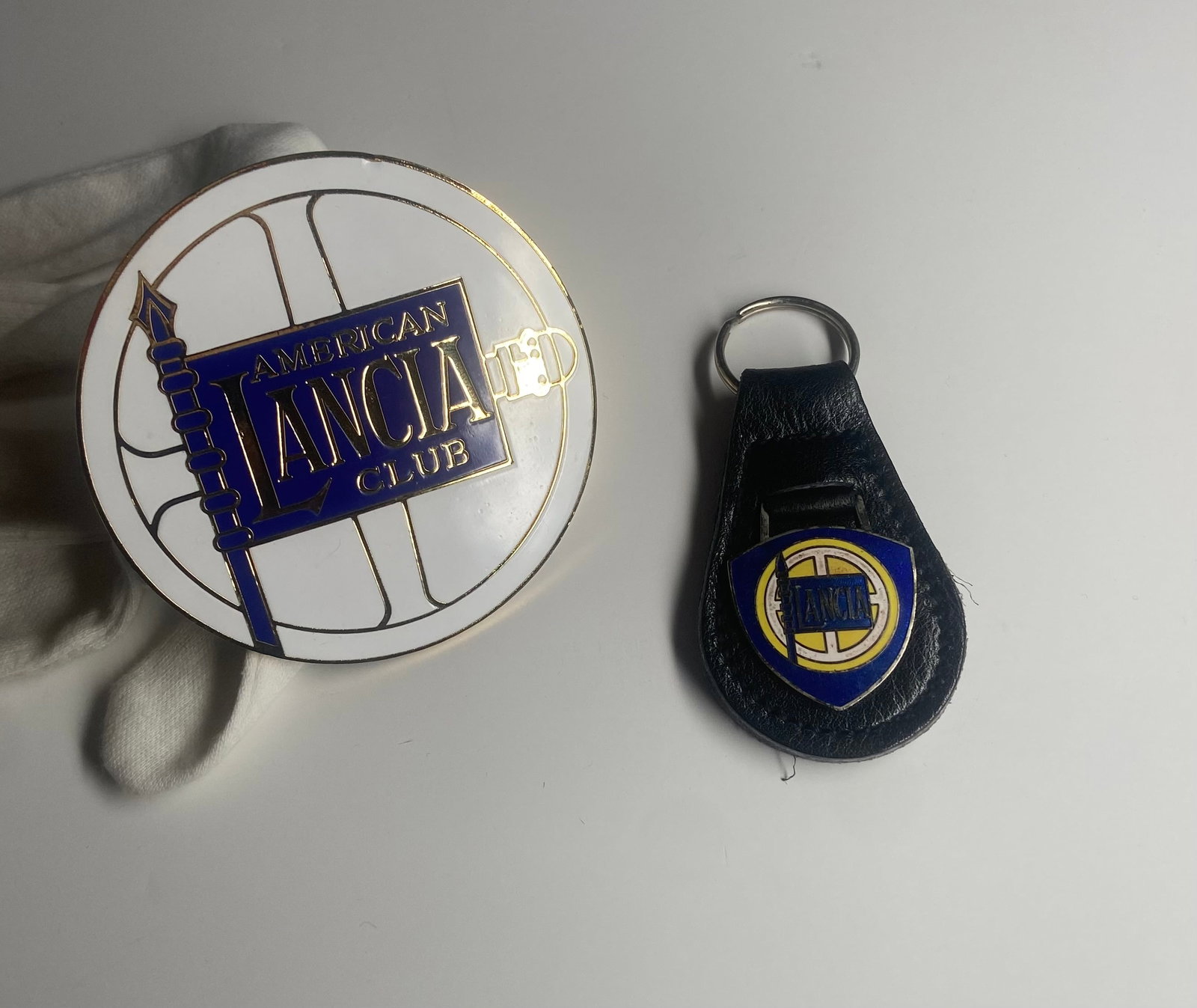 Rare vintage Lancia cloisinee keychain and grill badge 3 inch diameter (1 of 3)