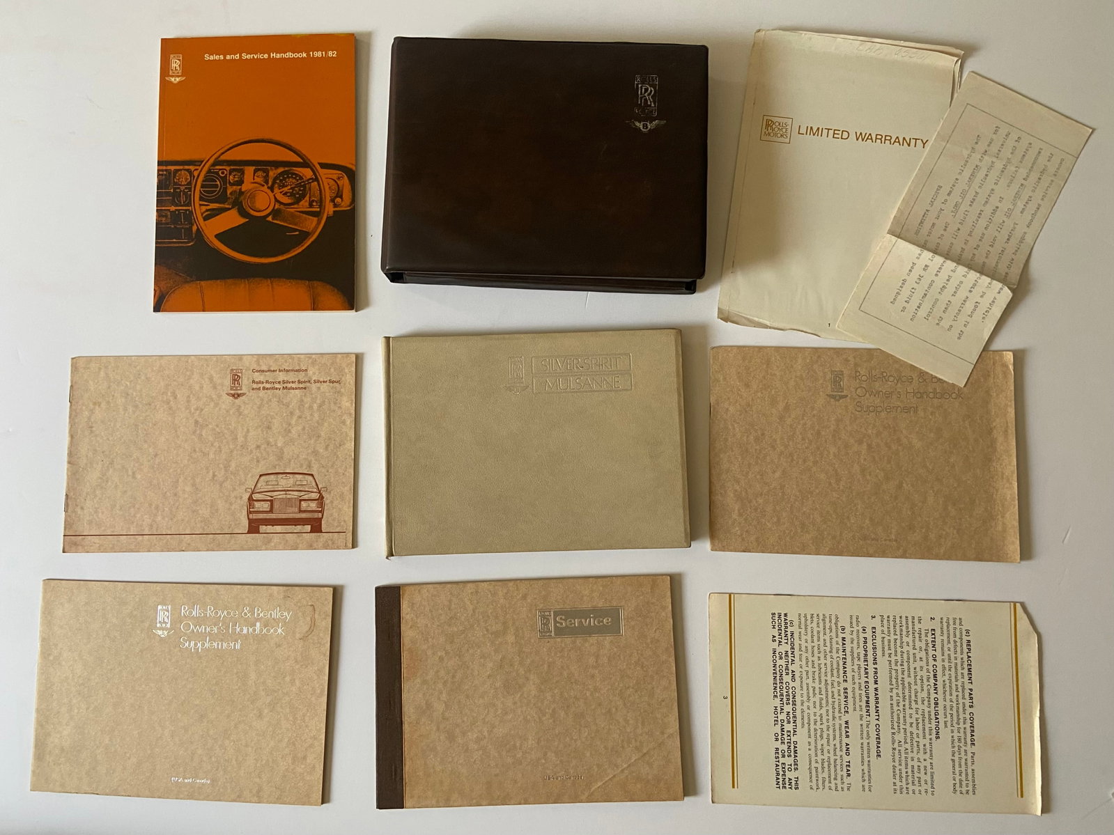 Rolls Royce and Bentley Silver Spirit Mulsanne Owners Handbook Service Book in plastic case: Rolls Royce and Bentley Silver Spirit Mulsanne Owners Handbook Service Book in plastic case