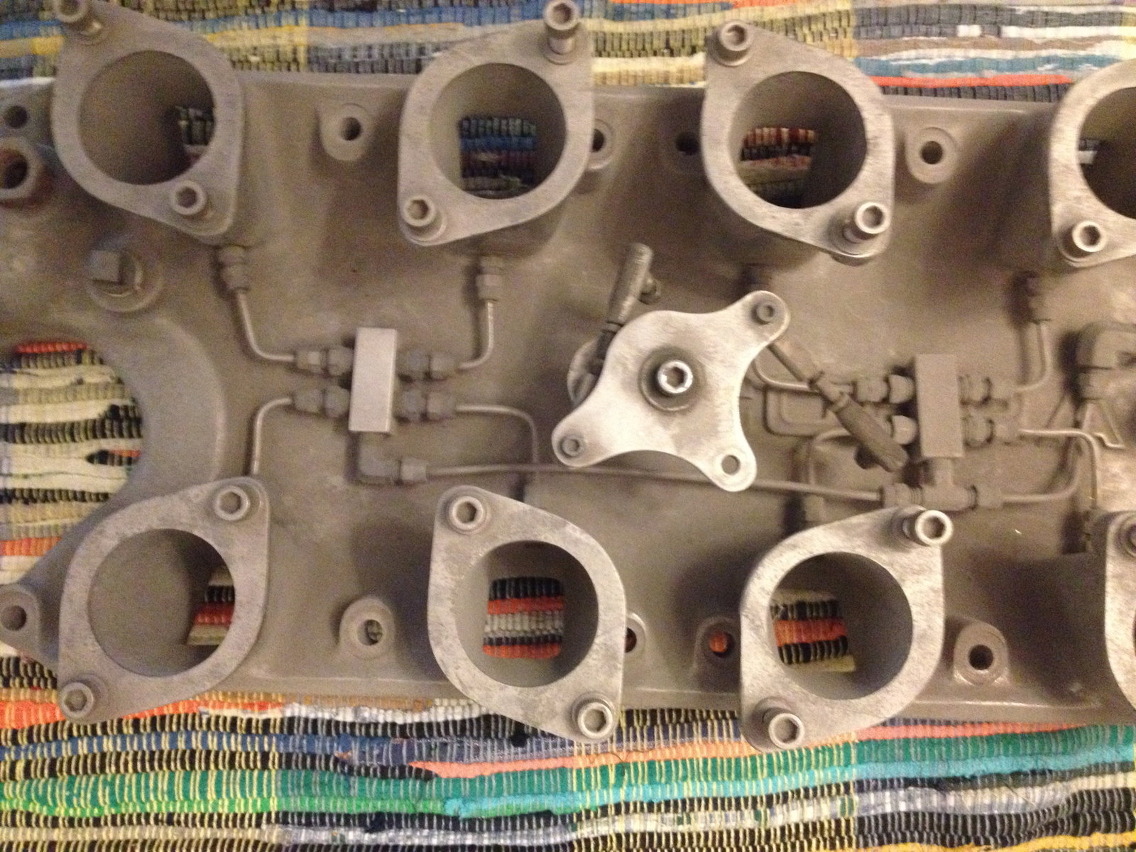 Shelby Cobra 289 Manifold with custom fuel injection (1 of 5)