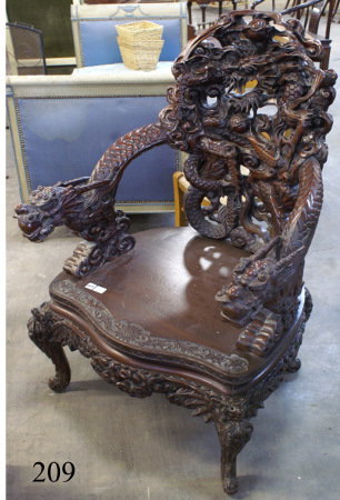 Rosewood chair with dragon-motif carving 33