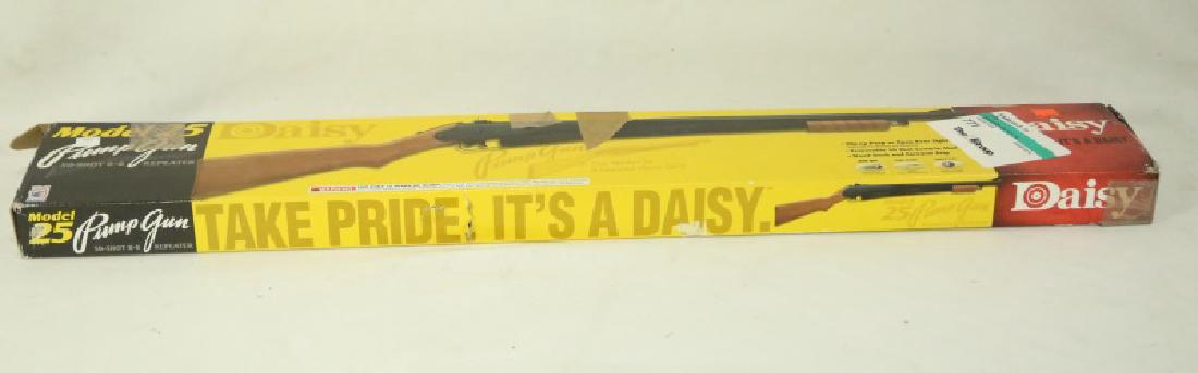 DAISY MODEL 25 PUMP BB GUN: DAISY MODEL 25 PUMP BB GUN