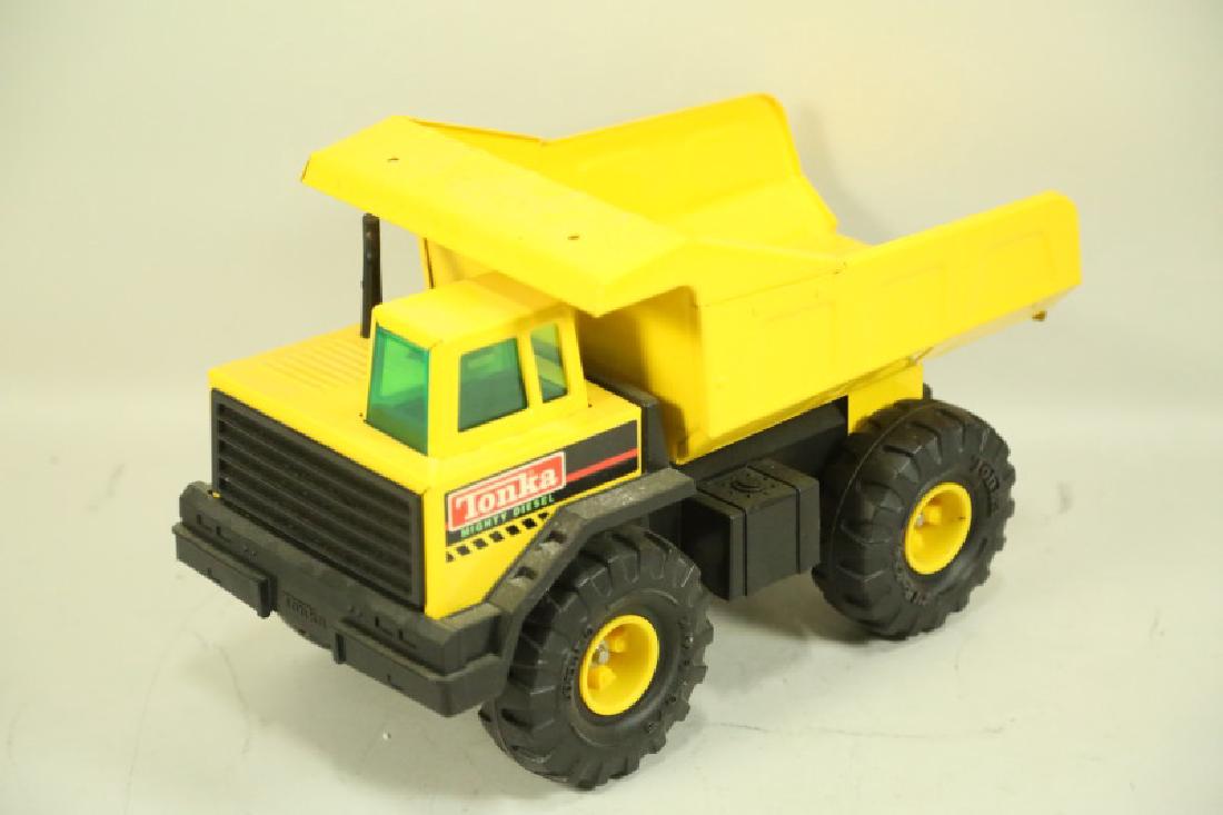 VINTAGE TONKA MIGHTY DIESEL DUMP TRUCK: VINTAGE TONKA MIGHTY DIESEL DUMP TRUCK