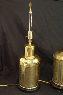 Set of three brass lamps in various size and desig - 4
