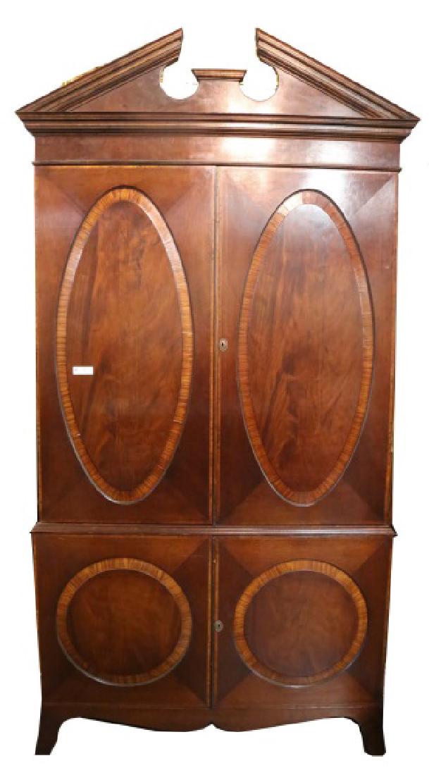GEORGIAN STYLE ENGLISH MAHOGANY LINEN PRESS (1 of 4)