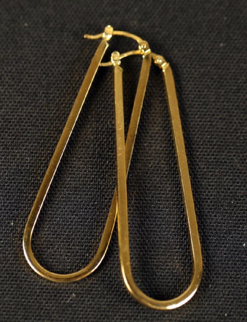 PAIR OF YELLOW GOLD OVAL HOOP EARRINGS (1 of 1)