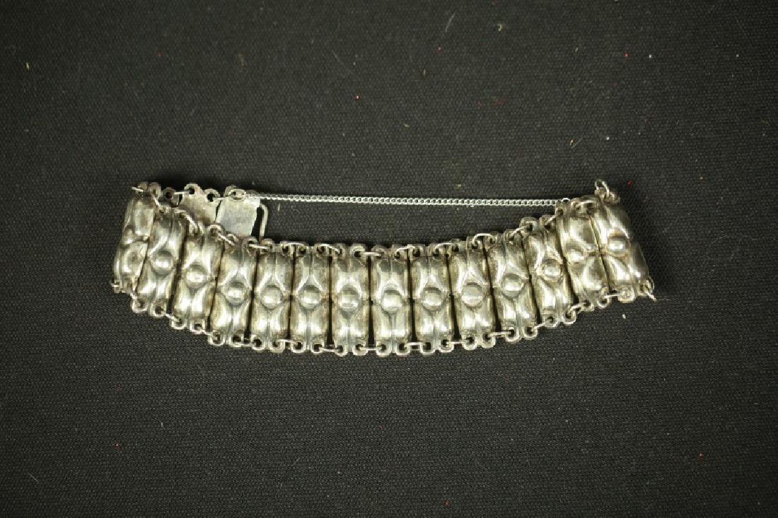 VINTAGE STERLING SILVER LINK BRACELET (1 of 2)