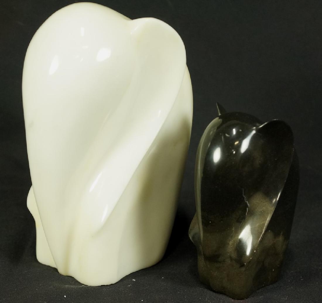PAIR OF CARVED BLACK & WHITE MARBLE ELEPHANTS (1 of 4)