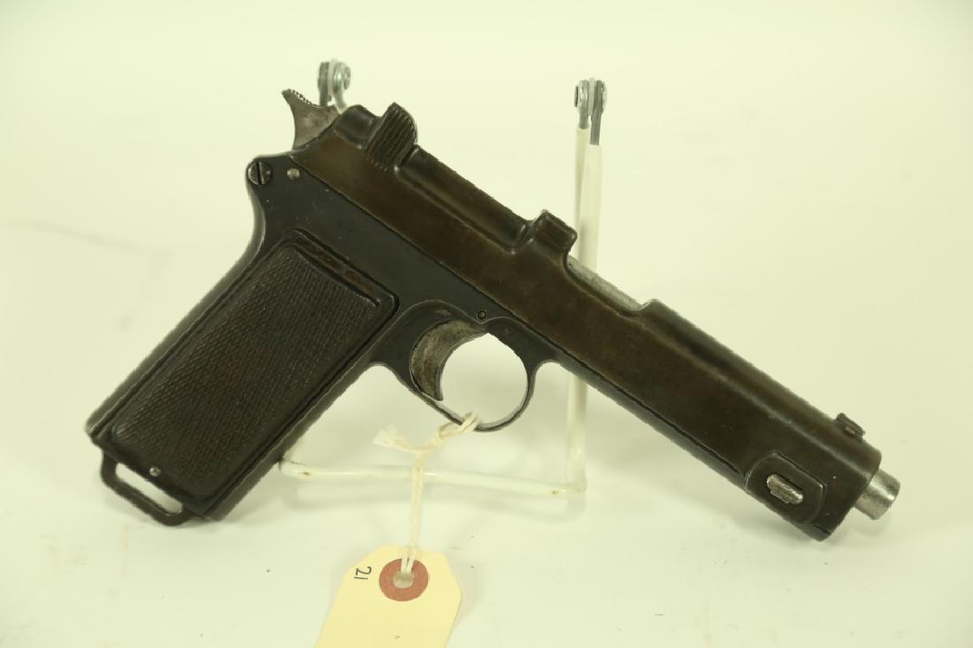 STEYR HAHN 1912 PMM PARA PISTOL. MADE 1916. INCLUD: STEYR HAHN 1912 PMM PARA PISTOL. MADE 1916. INCLUDES 2 CLIPS CALIBER: 9MM PARA SERIAL NUMBER: 4782N (L1197)