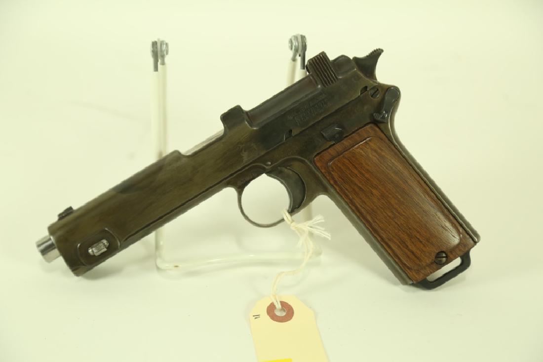 STEYR HAHN 1912 9MM STEYR PISTOL. MADE 1916 FOR AU: STEYR HAHN 1912 9MM STEYR PISTOL. MADE 1916 FOR AUSTRIAN ARMY. WITH DISPLAY CASE CALIBER: 9MM STEYR SERIAL NUMBER: 4350E (L1187)
