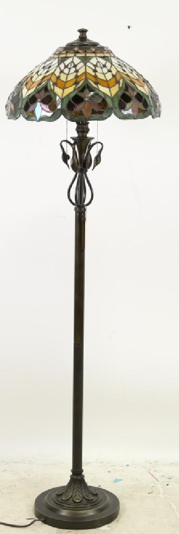 DALE TIFFANY SLAG GLASS FLOOR LAMP (1 of 2)