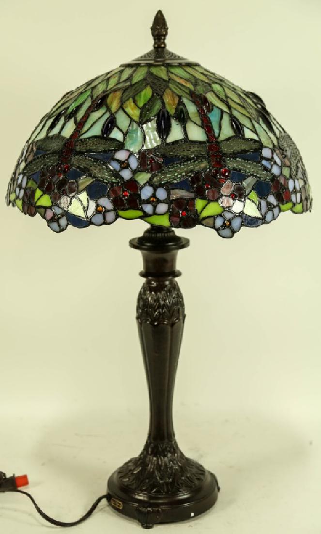 DALE TIFFANY SLAG GLASS LAMP: DALE TIFFANY SLAG GLASS LAMP Height: 28 in. by Width: 17 in. by Depth: 17 in.