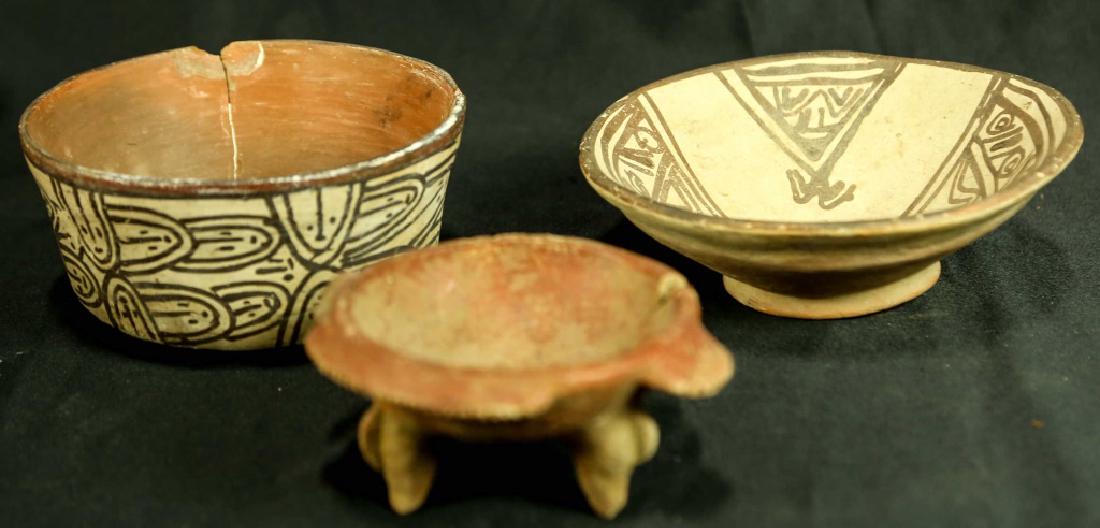 LOT OF THREE PRE-COLUMBIAN TERRACOTTA BOWLS (1 of 4)