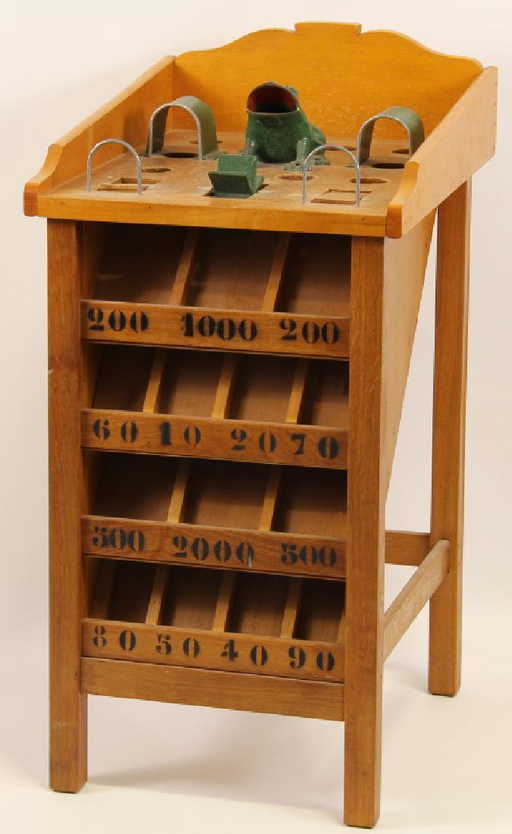 VINTAGE UNIQUE CARNIVAL FROG COIN TOSS GAME