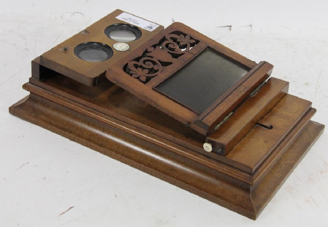 TABLETOP STEREOSCOPIC VIEWER C. 1860 (1 of 2)