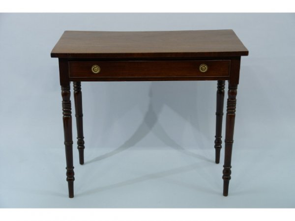 Ladies desk with single drawer