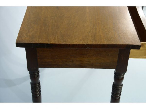 Ladies desk with single drawer - 4