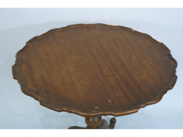 Four-legged pedestal table - 3