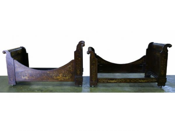 Pair of sleigh day beds with beautiful and elaborat - 3