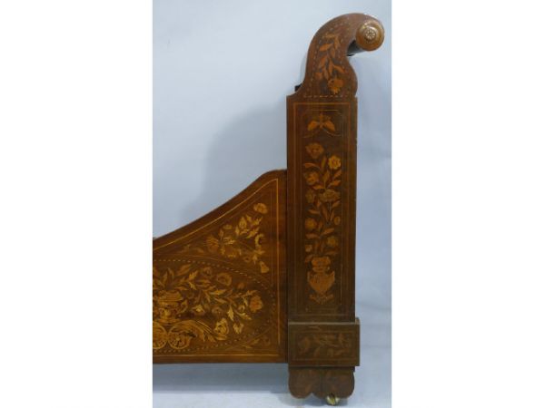 Pair of sleigh day beds with beautiful and elaborat - 5