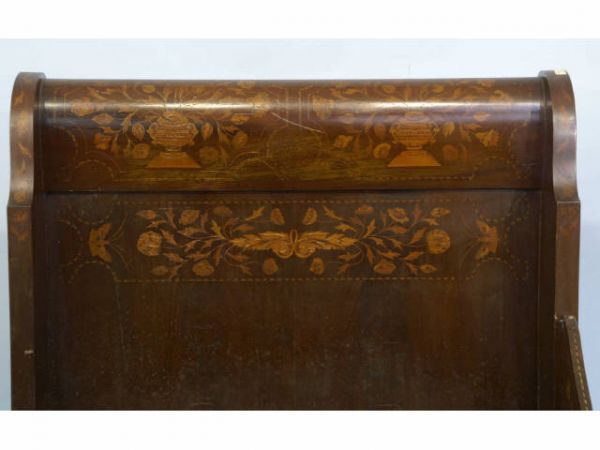 Pair of sleigh day beds with beautiful and elaborat - 8