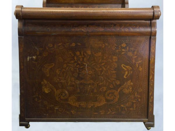 Pair of sleigh day beds with beautiful and elaborat - 9