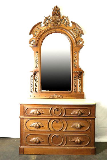 Antique Victorian Dresser With Mirror
