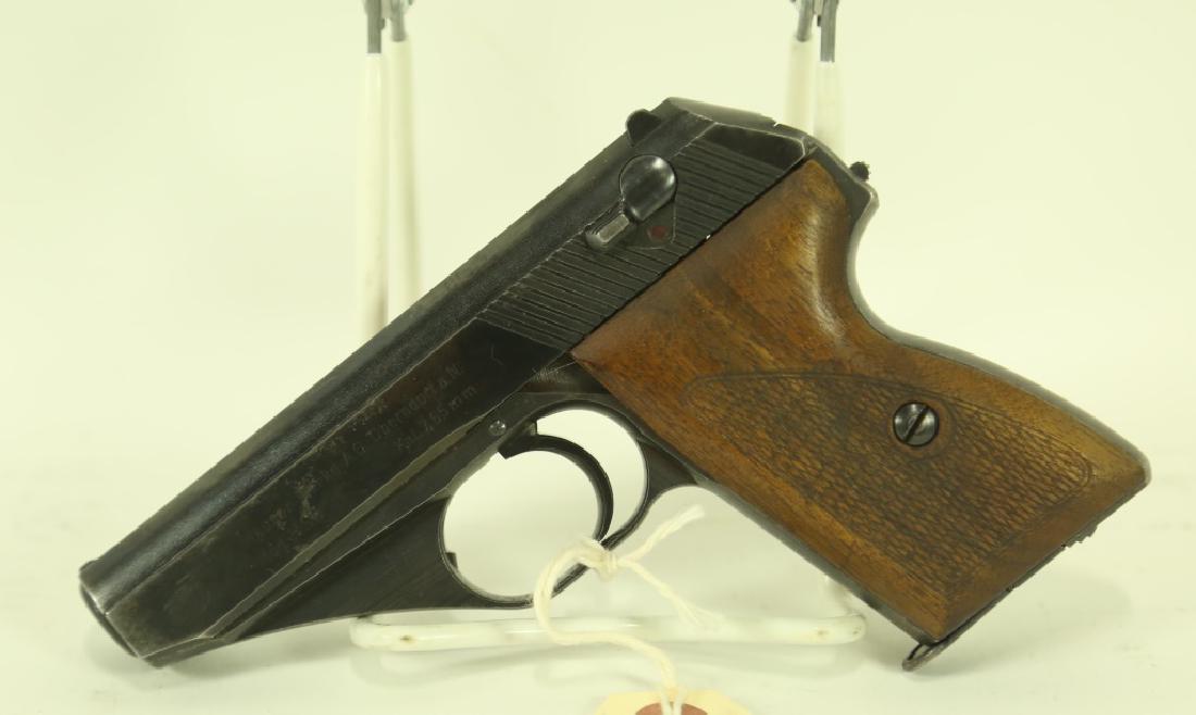 MAUSER HSC .32 CALIBER PISTOL. GERMAN MARKINGS CAL: MAUSER HSC .32 CALIBER PISTOL. GERMAN MARKINGS CALIBER: .32 SERIAL NUMBER: 787123 (L1229)