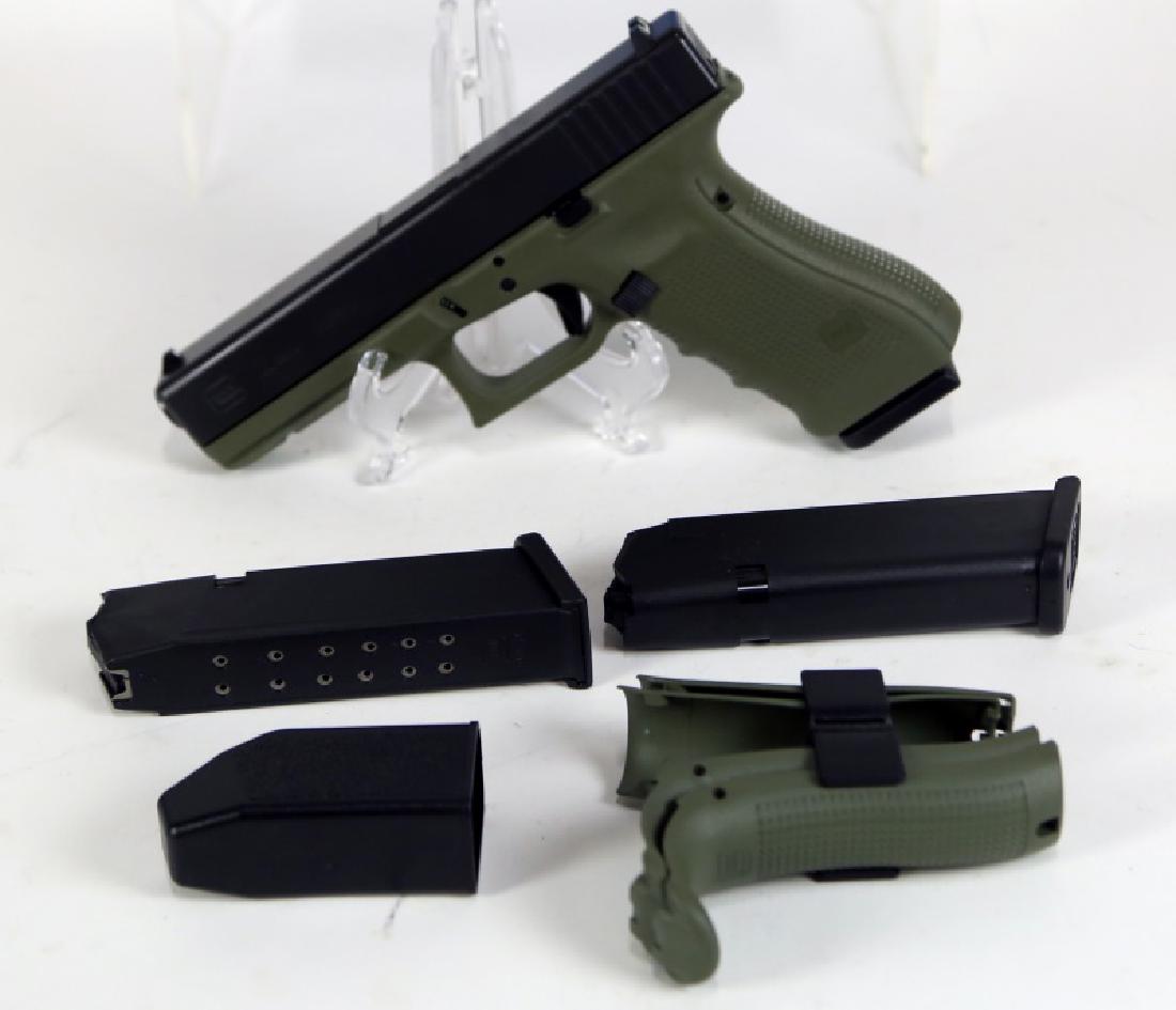 GLOCK 22 GEN 4 .40 CALIBER PISTOL: GLOCK 22 GEN 4 .40 CALIBER PISTOL. OCALIBER: .40, SERIAL NUMBER: BBGP494. (L1151)