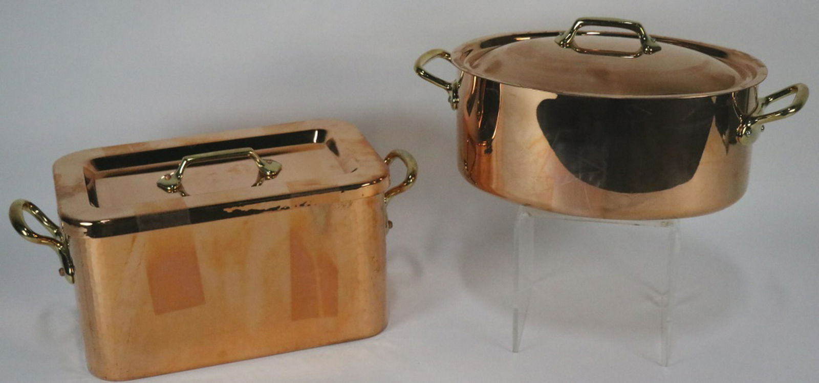 LOT OF TWO E. DEHILLRIN LIDDED COPPER POTS (1 of 5)