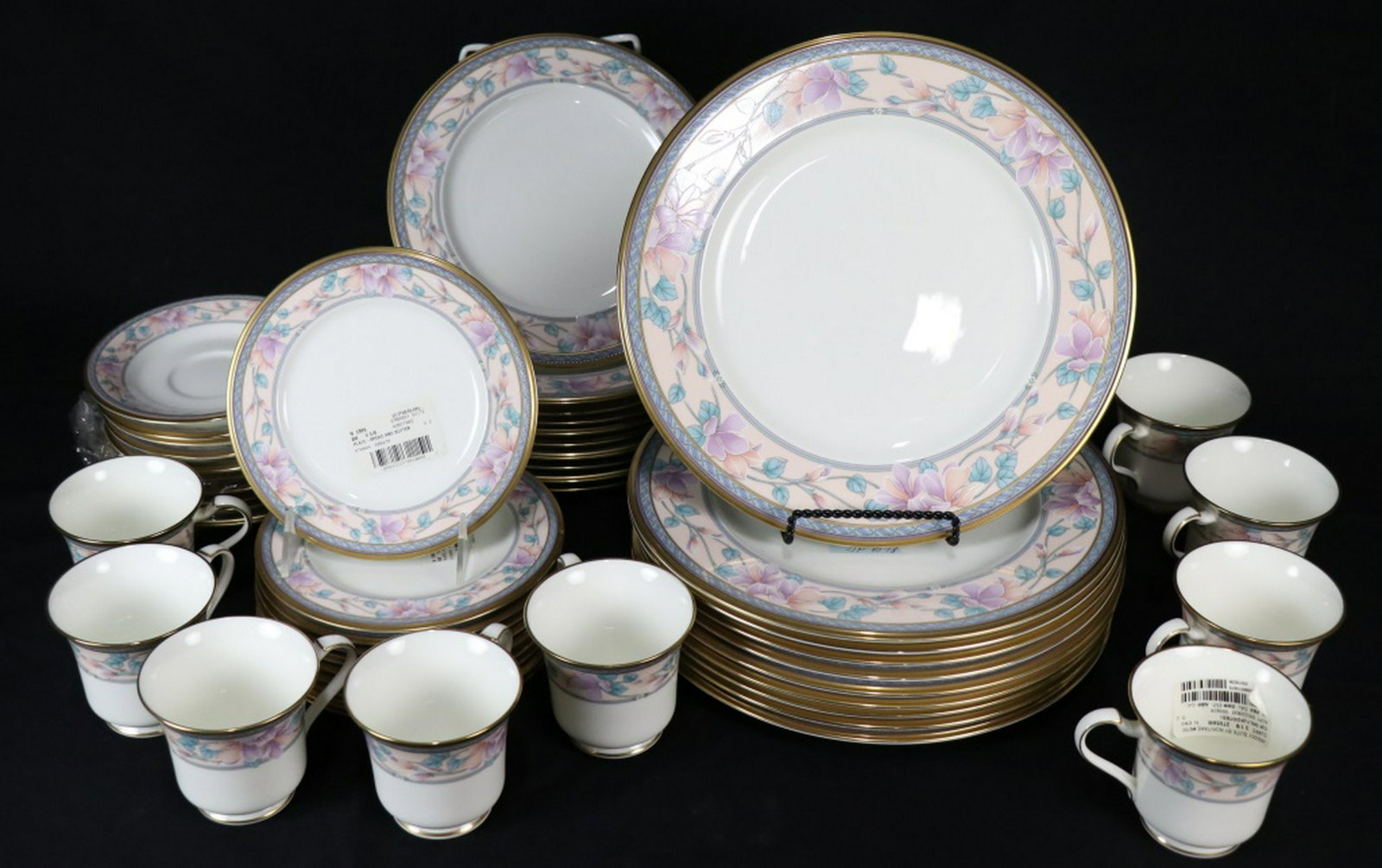 50 PIECE NORITAKE BONE CHINA SET: 50 PIECE NORITAKE BONE CHINA SET. 10 DINNER PLATES, 10 SALAD PLATES, 10 BREAD & BUTTER PLATES, 10 SAUCERS & 10 TEA CUPS. Height: 1 in. by Width: 6 in. by Depth: 6 in.