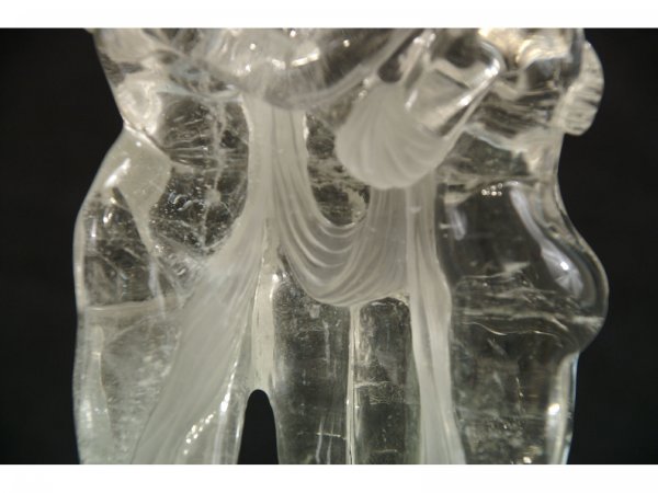 Small rock crystal statues of 3 women. - 3