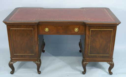 2020: ANTIQUE CHERRY DESK WITH TOOLED LEATHER TOP - 2020: ANTIQUE CHERRY DESK WITH TOOLED LEATHER TOP