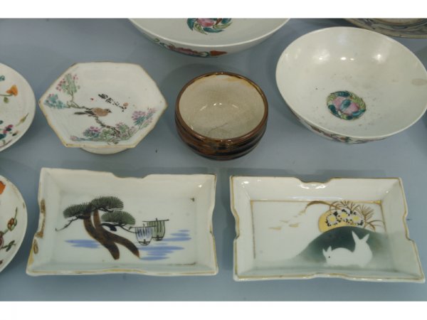 BOX LOT OF MISCELLANEOUS CERAMIC BOWLS AND PLATES - 2