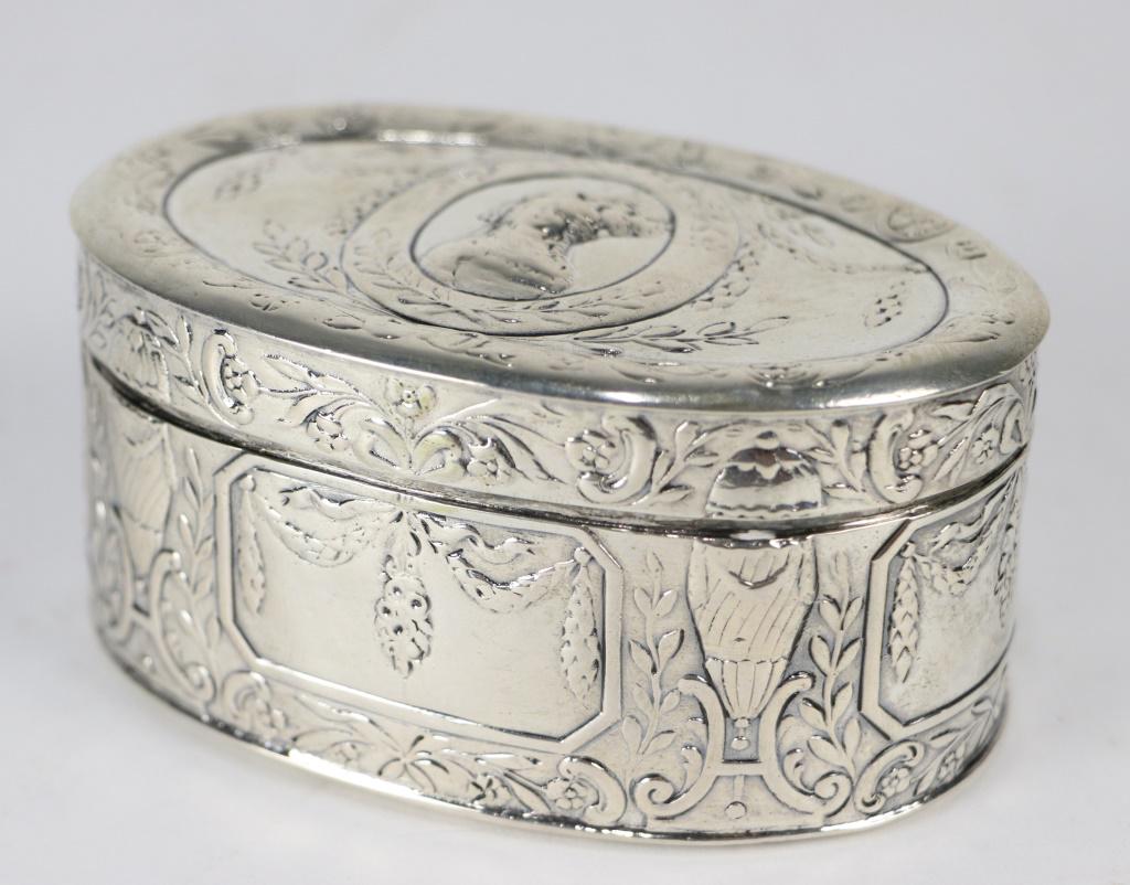 18TH CENTURY FRENCH STERLING SILVER SNUFF BOX: 18TH CENTURY FRENCH STERLING SILVER SNUFF BOX WITH THE FACE OF MARIE ANTOINETTE AND HER INSIGNA ON BOTTOM. TOTAL WEIGHT 6OZ. - FROM THE RUNNELS/FIRESTONE ESTATE. Height: 2 in. by Width: 4 in. by Depth