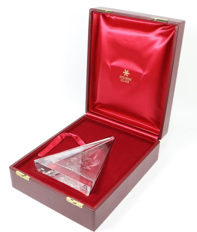 STEUBEN GLASS OBELISK WITH ETCHED EAGLE IN FLIGHT  IN (1 of 2)