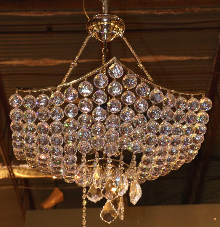 CRYSTAL BASKET CHANDELIER. (1 of 1)