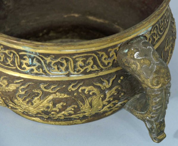 BRONZE COMPOTE WITH ORIENTAL DRAGON MOTIF - 2