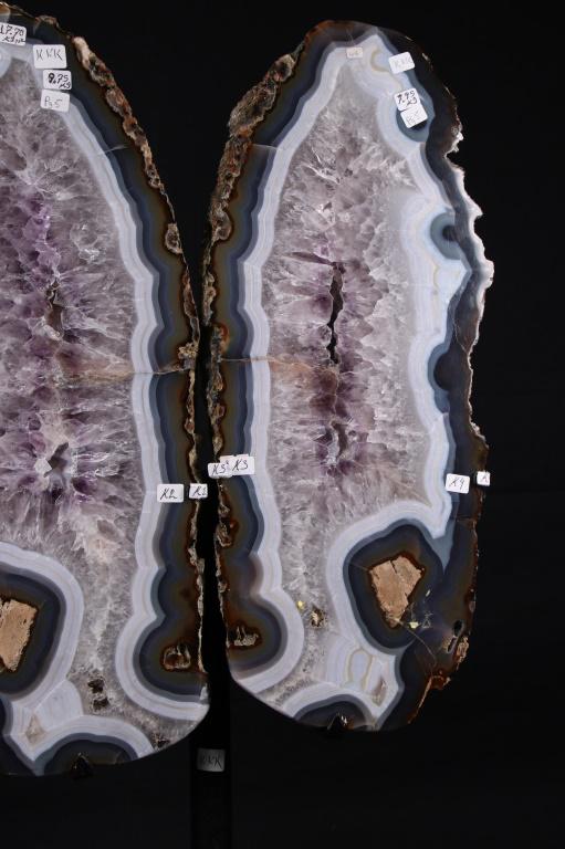 PAIR OF AMETHYST AGATE SLICES BUTTERFLY DISPLAY (1 of 4)