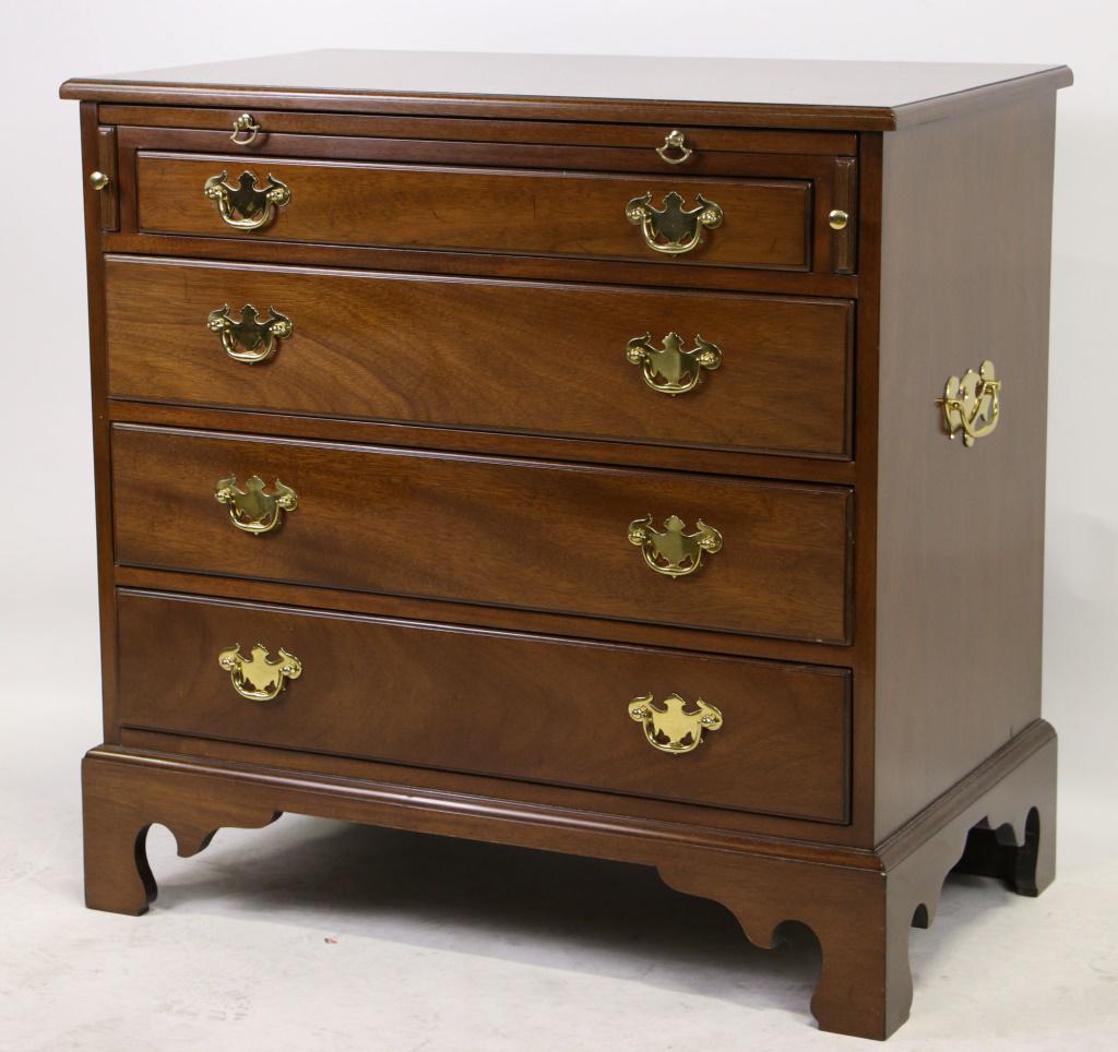 KITTINGER CHEST OF DRAWERS: KITTINGER CHEST OF DRAWERS. Height: 26 1/2 in. by Width: 29 1/4 in. by Depth: 18 in.