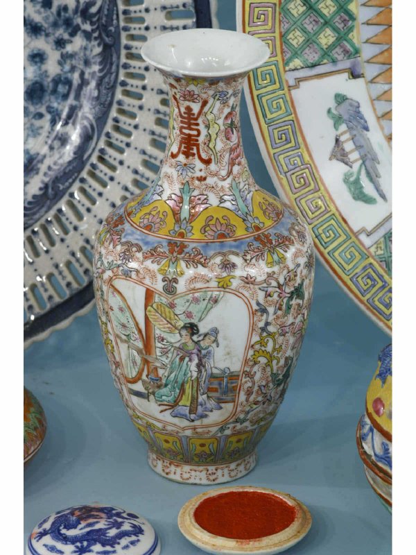 BOX LOT OF PAINTED PORCELAIN - 3