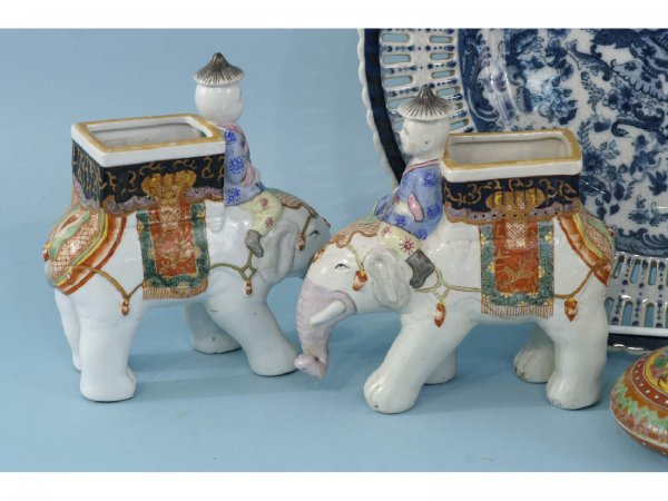 BOX LOT OF PAINTED PORCELAIN - 6